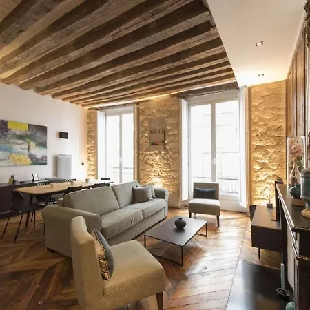 Apartment Contrevents *